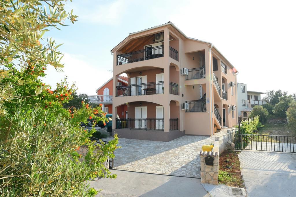 Apartmani Natasa Nino Jezera, Murter المظهر الخارجي الصورة
